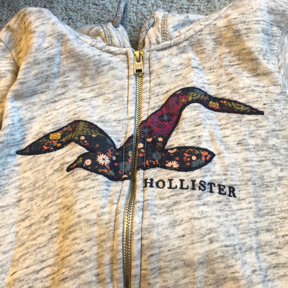 Zip-up - Picture 2 of 5